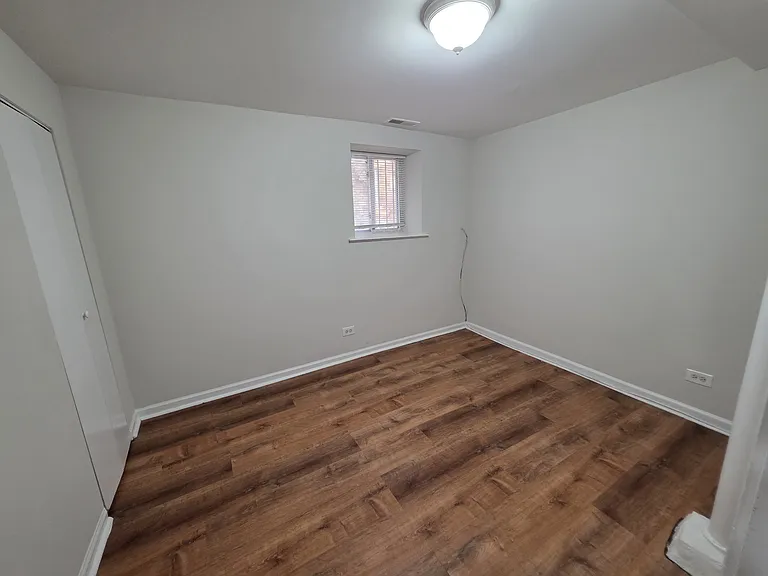 4451 N Albany Ave #G — Photo 8