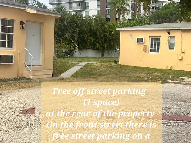 1736 Dewey St #B — Photo 14