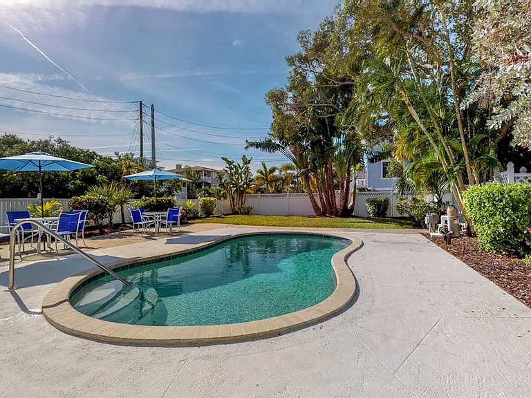 211 S Bay Blvd #ID1591420P — Photo 26