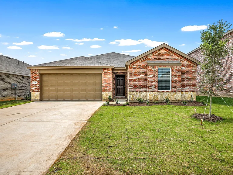 4541 Benham Dr — Photo 1