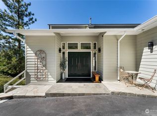 15 Cougar Crossing Ln, Chelan, WA 98816