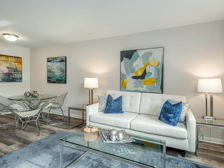 Dolphin Square Apartments — Photo 11
