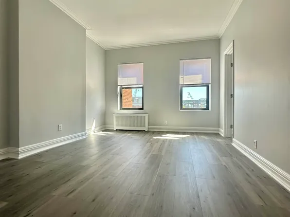 95 3rd Street image 1 of 6