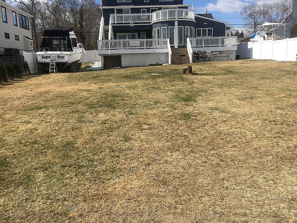 2nd image of 95 Hewitt Blvd