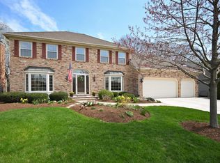 89 Hawkins Cir, Wheaton, IL 60189