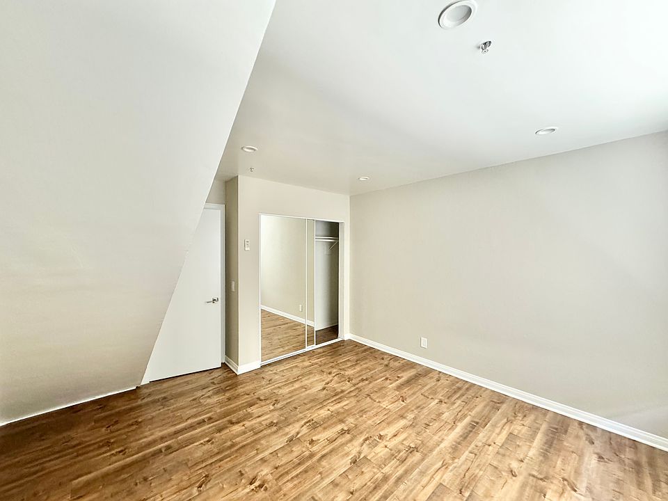 1st image of 12912 Doty Ave #17