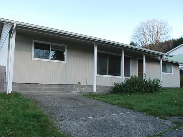 870 York St, Reedsport, OR 97467