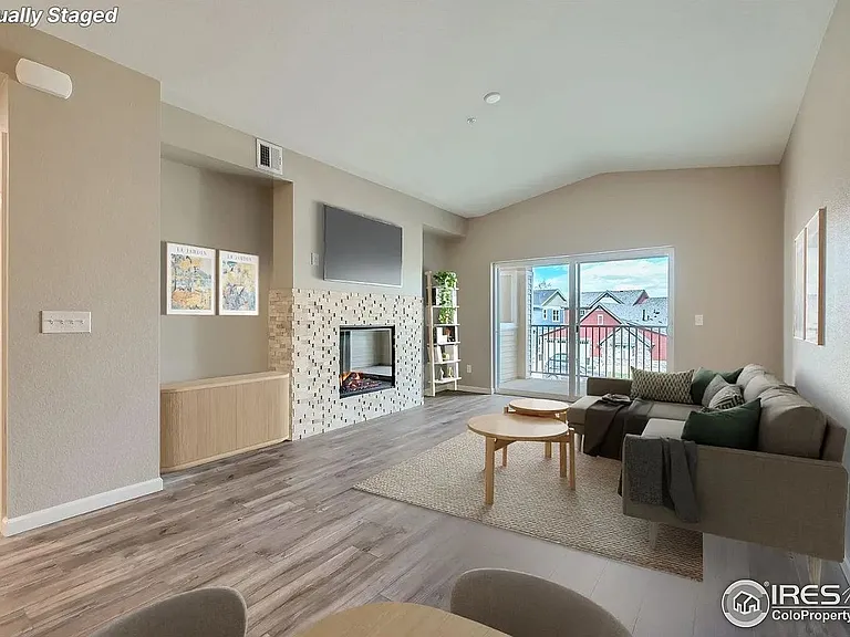 2435 Calais Dr #20-H — Photo 2