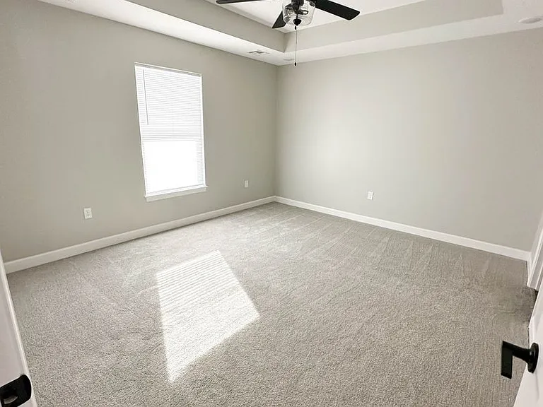 1612 Green Valley Cir — Photo 12