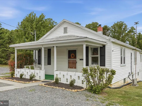 1299 Acorn Hill Rd, Bentonville, VA 22610