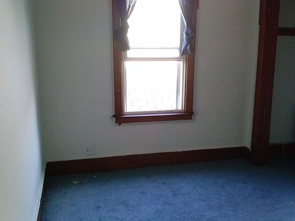 4th image of 36 W Benson St