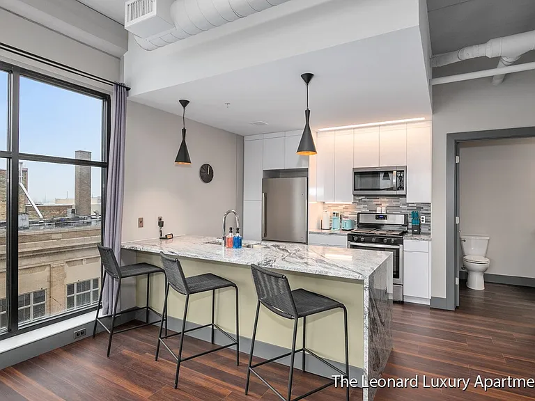 The Leonard Luxury Apartments — Photo 27