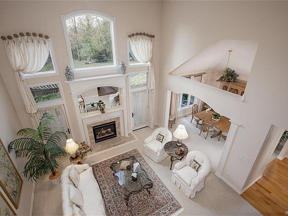 5th image of 32 Summer Hill Ct