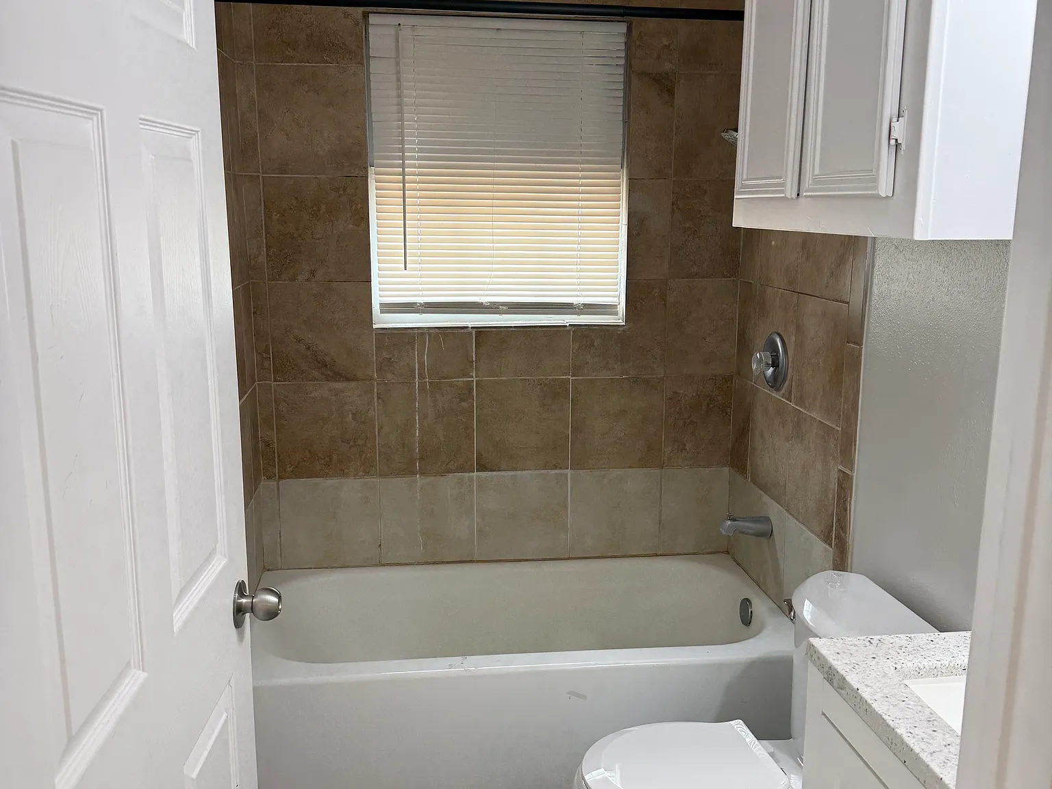 2 bed, 845 sqft, $1,100 — Photo 2