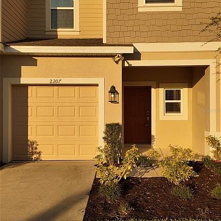 2nd image of 2207 Portrait St