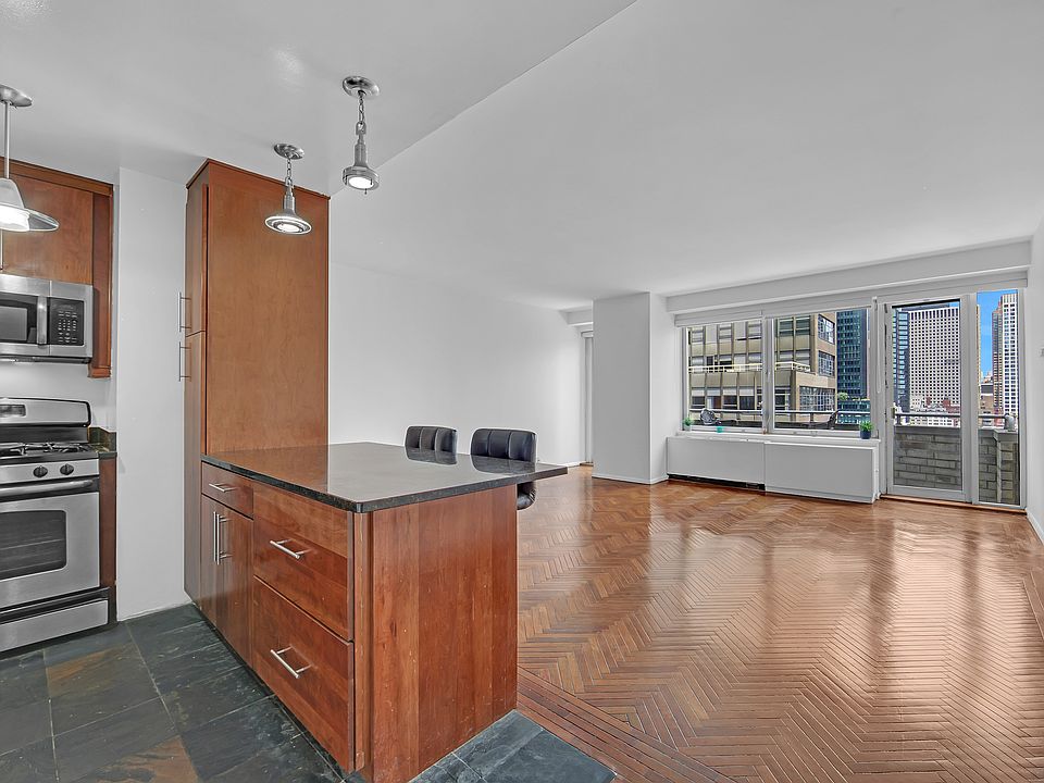 1st image of 216-218 E 47th St #16A