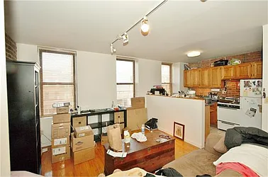 Rented by R New York