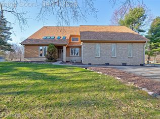 6400 Oakhill Rd, Ortonville, MI