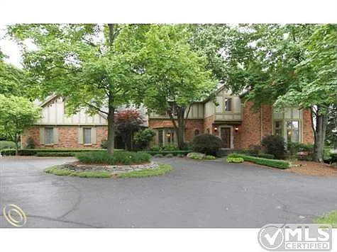 3055 Chestnut Run Dr photo 1