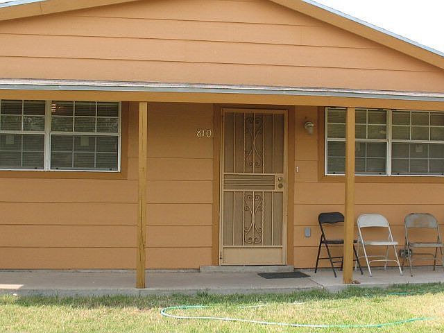 1st image of 810 Snyder St