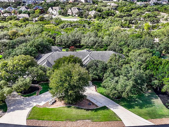 2nd image of 2095 Oakland Bend