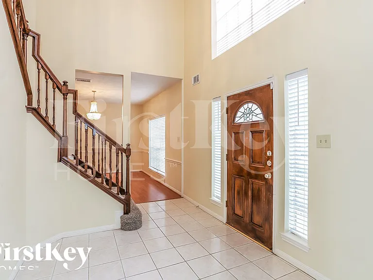 20514 Hampshire Rocks Dr — Photo 2