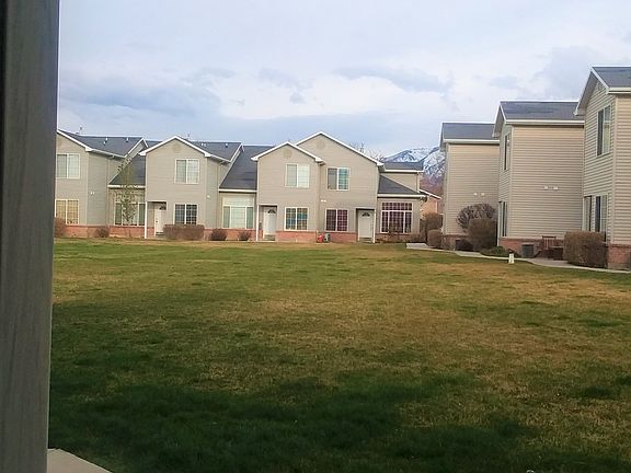 3rd image of 221 S Majestic Meadows Dr