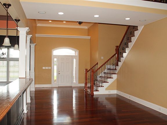 3rd image of 1221 Drakes Ridge Ln