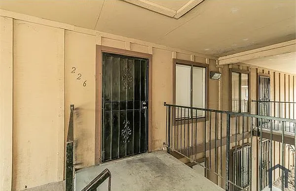 1221 N Peach Ave #226 — Photo 10
