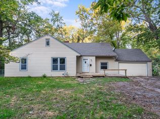 11106 Applewood Dr, Kansas City, MO 64134