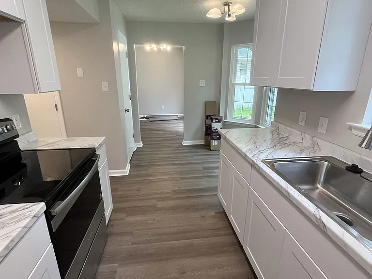 7322 Albert St — Photo 7