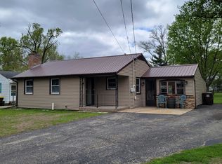 8032 Ravere St, Machesney Park, IL 61115