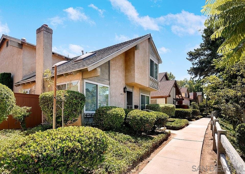 1st image of 10725 Esmeraldas Dr