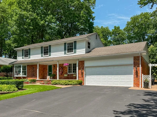 530 Kendry Ave, Bloomfield Hills, MI 48302