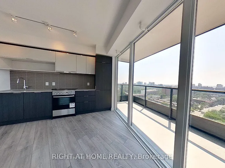 159 Wellesley St E #1408 — Photo 5