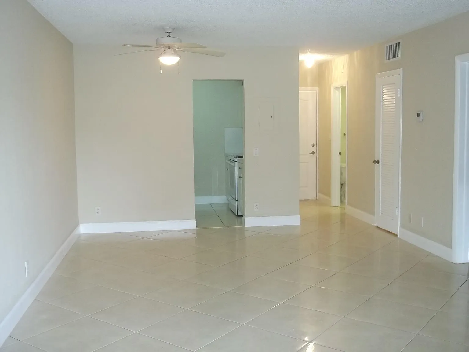 1 bed, 1.5 bath, 765 sqft, $1,650 — Photo 4