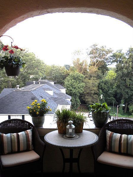 Lovely patio with room for grill