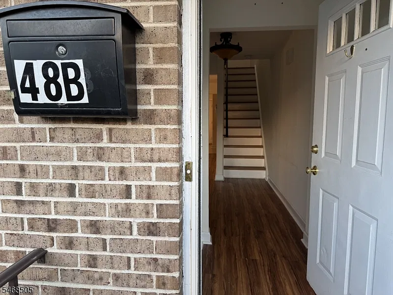 3 bed, 3.0 bath, $3,000 — Photo 2