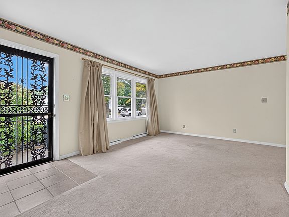 5th image of 405 Warren Ave