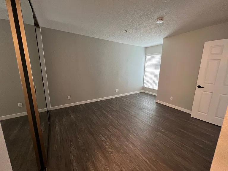River House Apartments — Photo 50