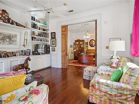 5th image of 921 Touro St
