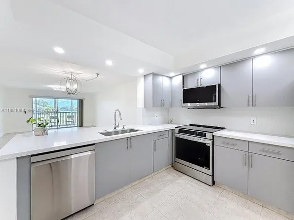 12701 SW 13th St APT 310F, Pembroke Pines, FL 33027