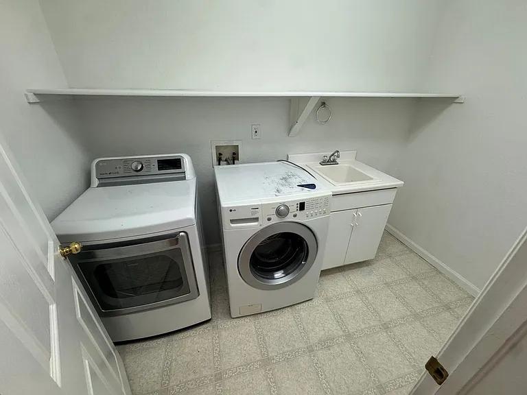4505 S Auckland Ct — Photo 28