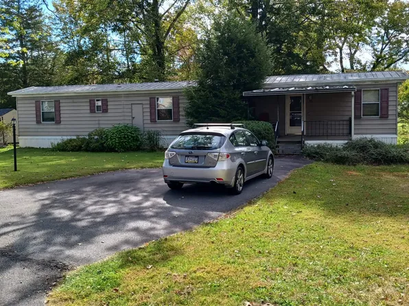 13 Fairway Cir, Quakertown, PA 18951