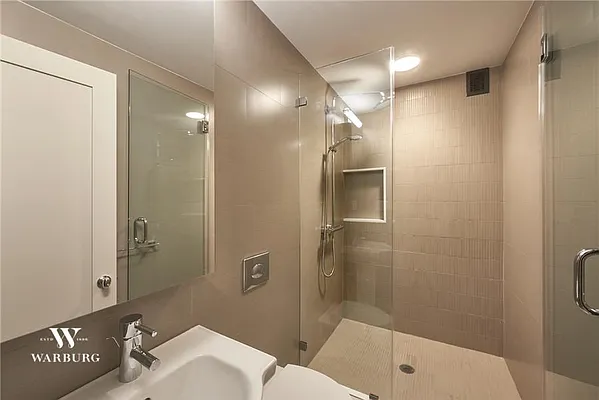 Sold by Warburg | media 16