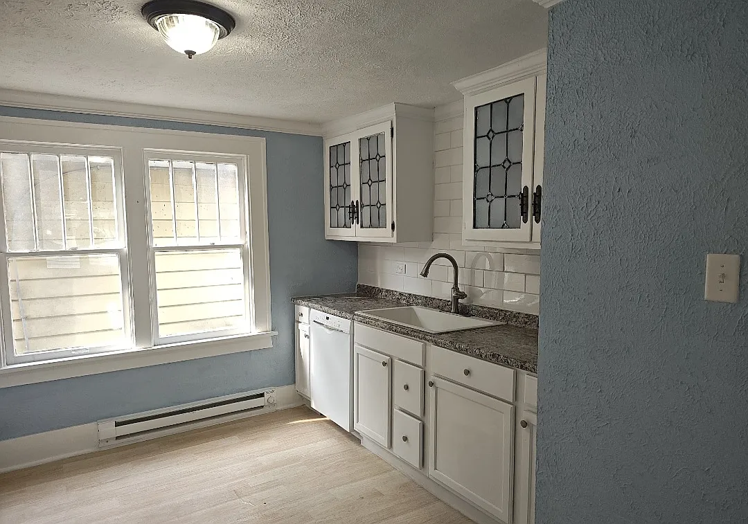 1132 Portage Ave — Photo 3