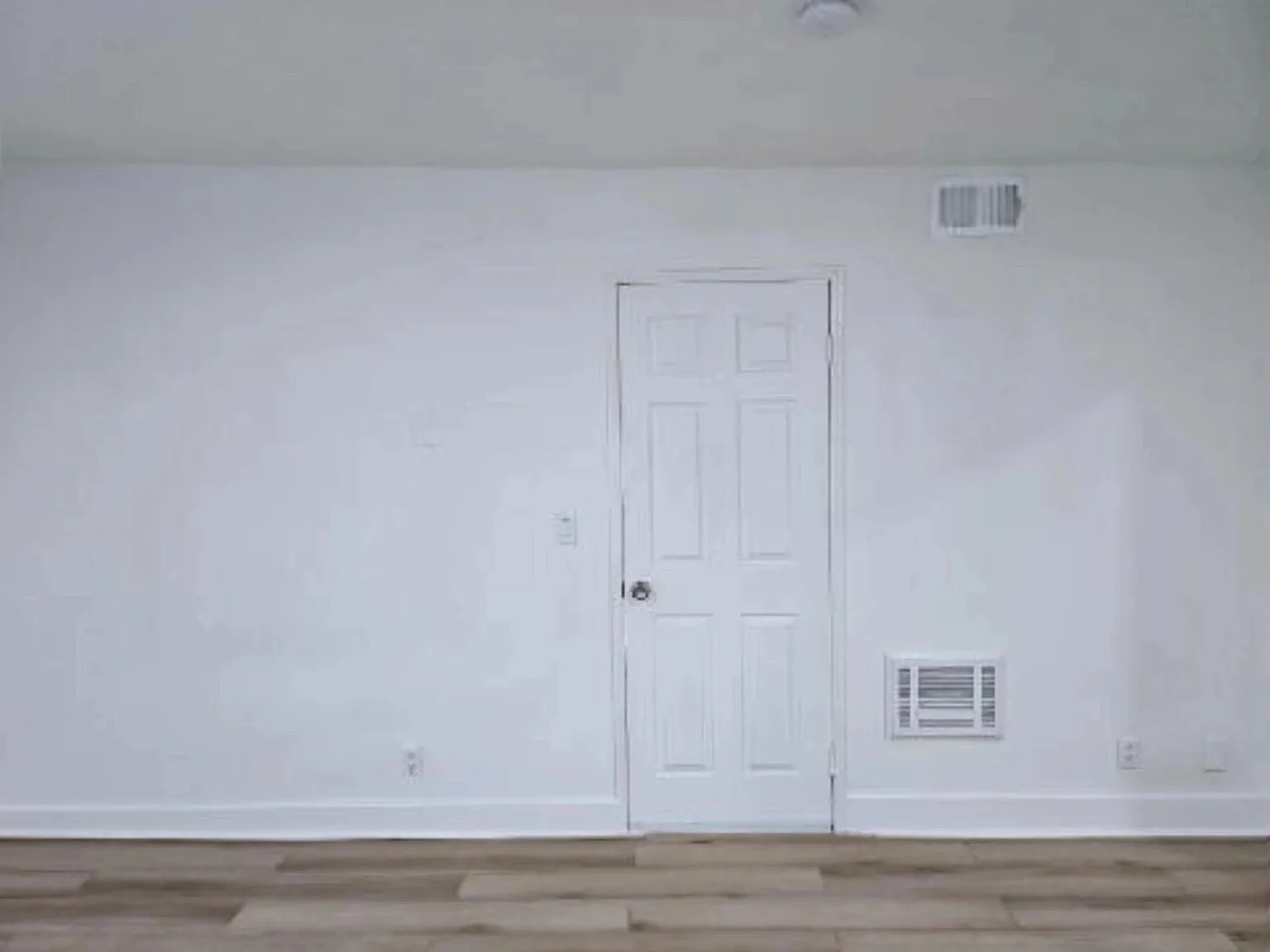 5122 Dunbar Dr — Photo 2