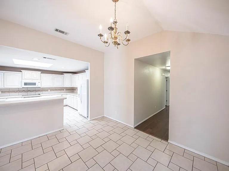 4800 W Wadley Ave — Photo 6
