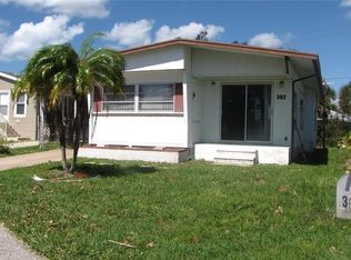 302 Outer Dr W, Venice, FL 34285