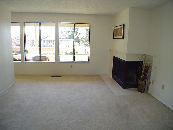 5th image of 23405 Lakeview Dr #H